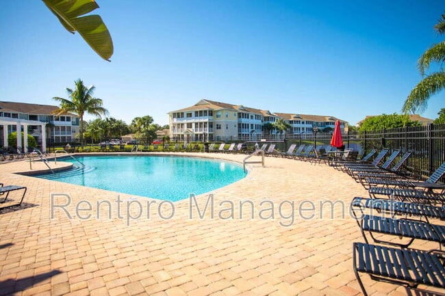 Photo - 4802 51st St W Unidad #307
