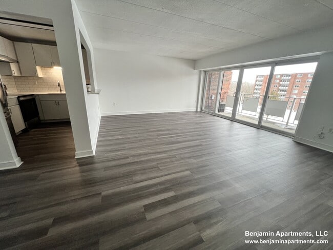 Building Photo - 49 Hill Rd Unit 42