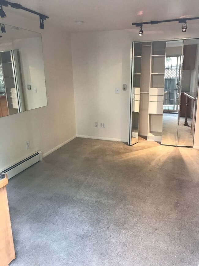 Photo - FIRST FLOOR 1 BD in PERFECT SoBo location ... Unidad 680-111
