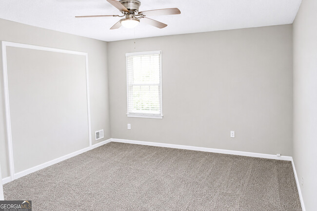 Photo - 257 Omega Dr