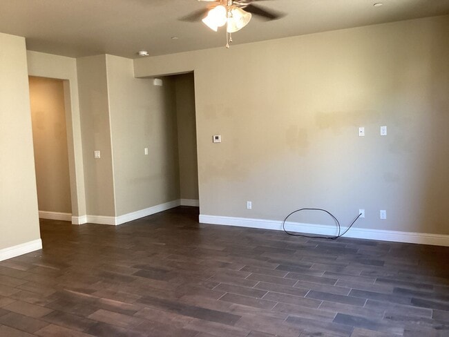 Photo - 3930 W Prescott Ave