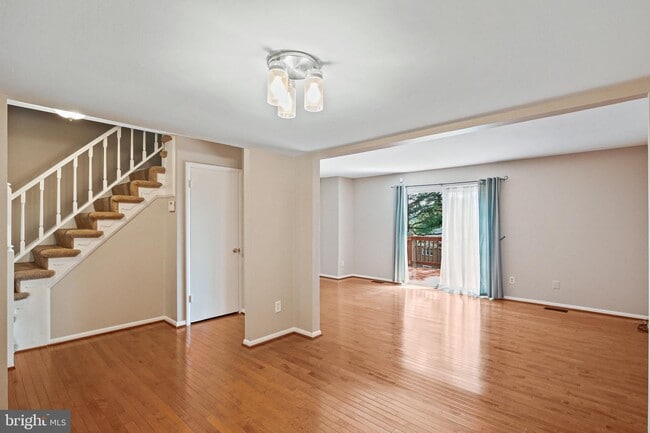 Photo - 7 Castlehill Ct