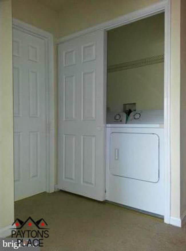Photo - Spacious Townhome with 2 assigned parking ...