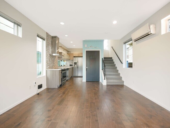 Photo - "Charming 2-Bedroom Retreat with 2 Full Baths in the Heart of Seattle – 1100 Sq Ft of Comfort!"