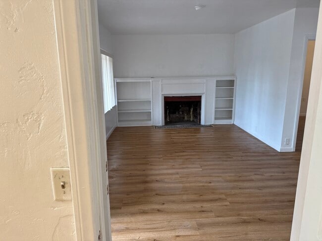 Sala de estar - 112 E 69th Way Unidad 112