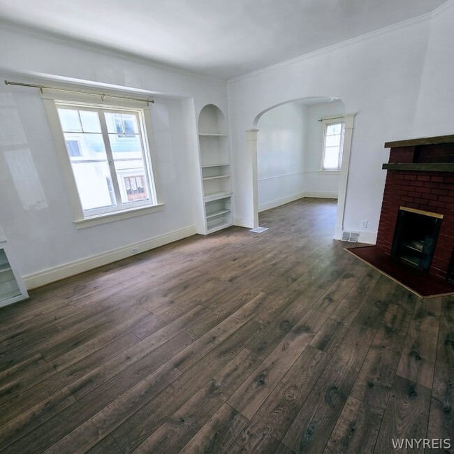 75 W Hazeltine Ave
