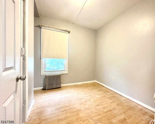 12 N 8th St Apartment Hawthorne, NJ