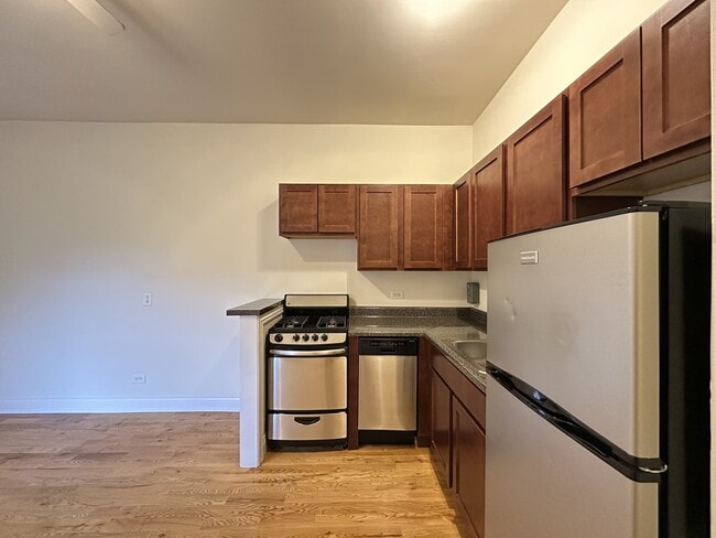 Photo - 824 W Cornelia Ave Unidad 013