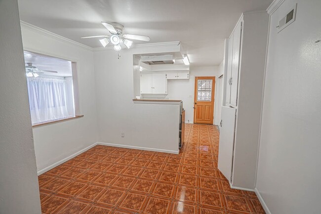 Photo - Spacious 4-Bedroom + Office Home on a Cul-de-Sac in Panorama City!