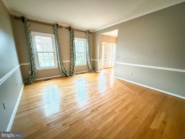 Photo - 15292 Surrey House Way