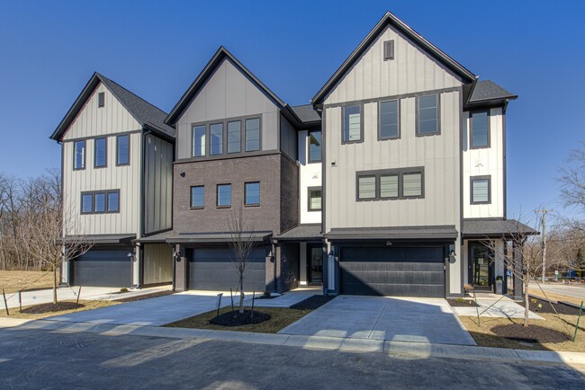 Photo - 208 Midland Trace Trail