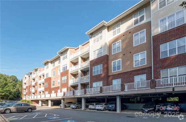 Building Photo - 1000 E Woodlawn Rd Unit 114 Rental