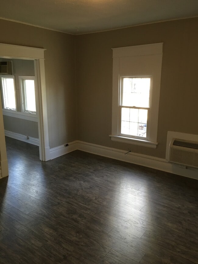 Building Photo - 344 Oney Ave Unit 02