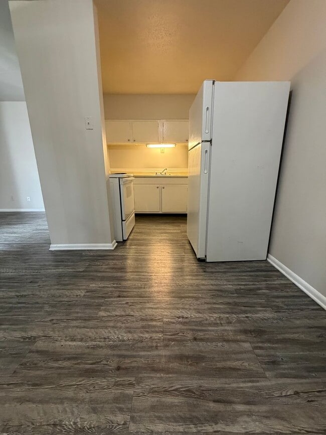 Photo - Spacious 1–3 Bedroom Apartments in South Louisville | Cedar Chase Unit 402