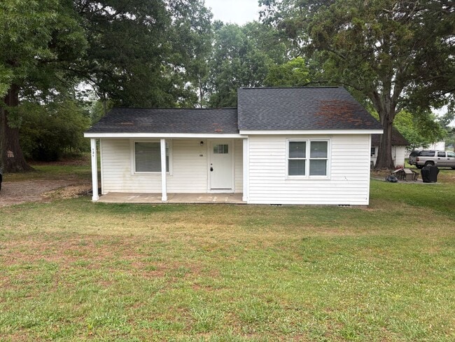 Building Photo - 2/1 Ready For Move In!
