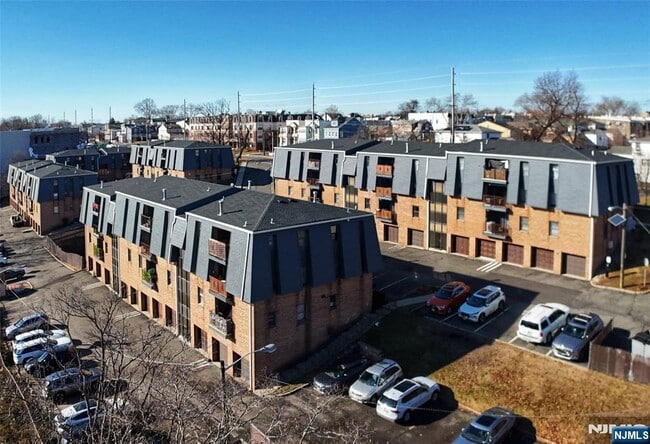 Photo - 700 Schuyler Ave Unit G34