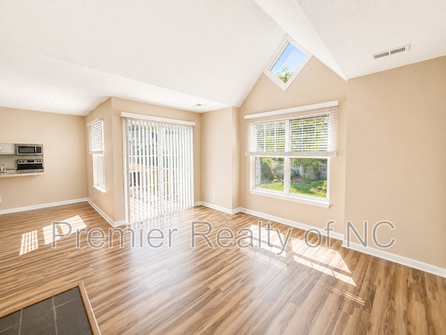 Photo - 5020 Thoroughbred Ln Unit G