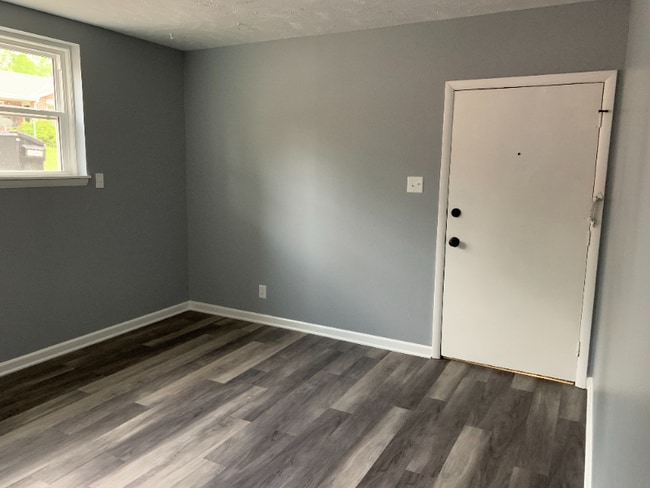 Building Photo - 6020 Birch St Rental
