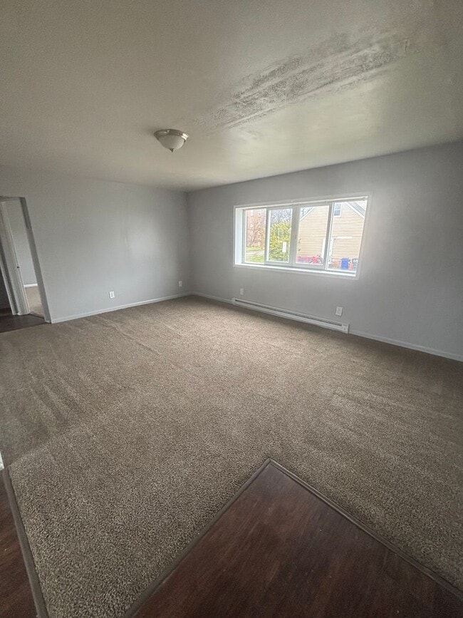 Building Photo - 14520 Milverton Rd Unit 14520 MILVERTON