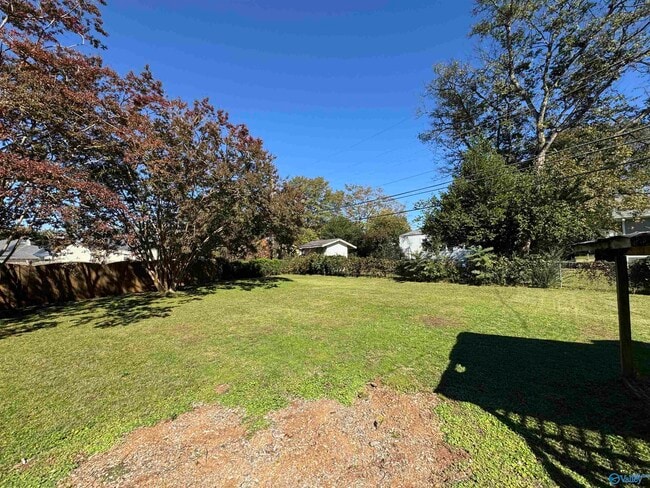 Photo - 2713 Hastings Rd SW