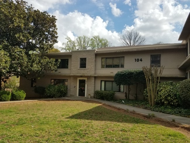 Building Photo - 104 Ardmore Pl NW Unit 4