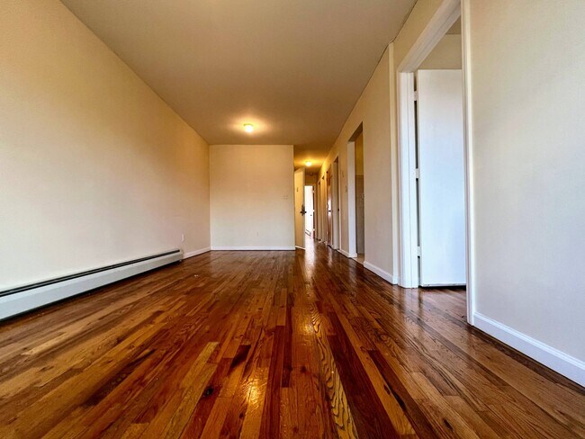 Photo - 71-28 66th St