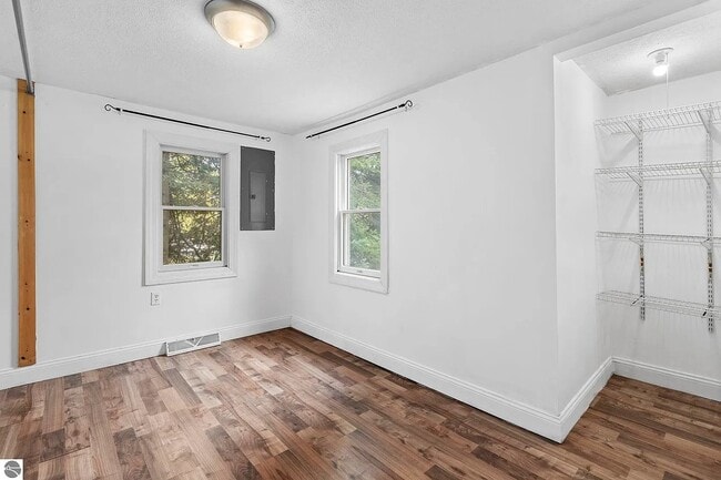 Photo - 113 Fenton St