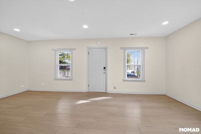 Photo - 4325 S Cherokee St