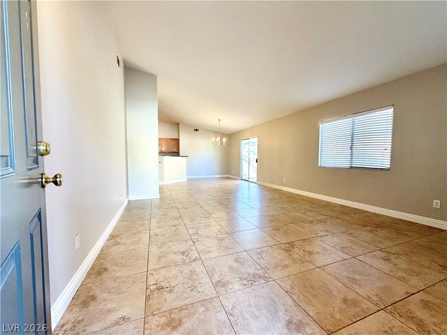 Photo - 2717 Sonador St