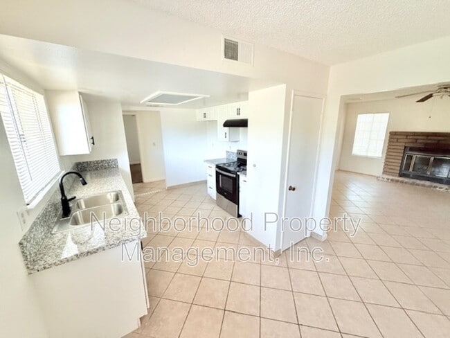 Building Photo - 5390 N Salinas Ave Rental