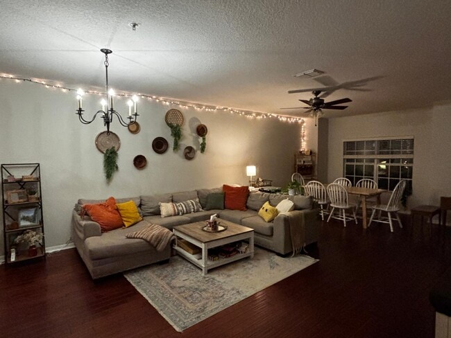 Photo - 1525 Cloverbay Ln