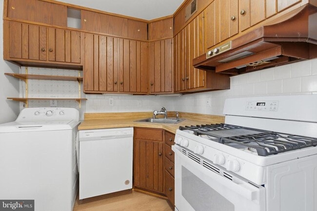 Photo - 1813 Olmstead Dr