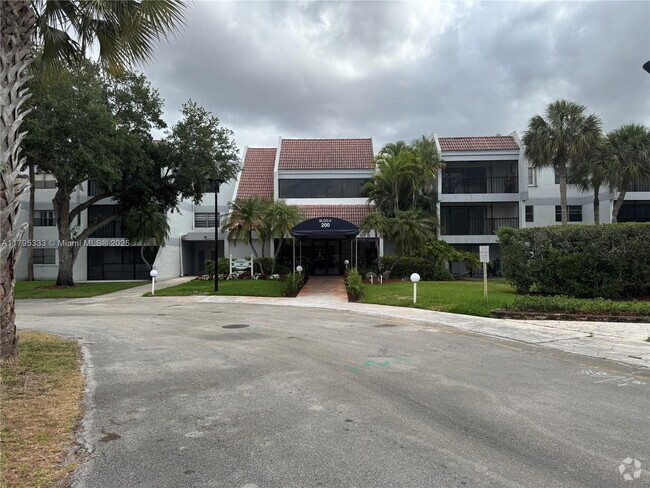 Building Photo - 200 Lakeview Dr Unit 204 Rental