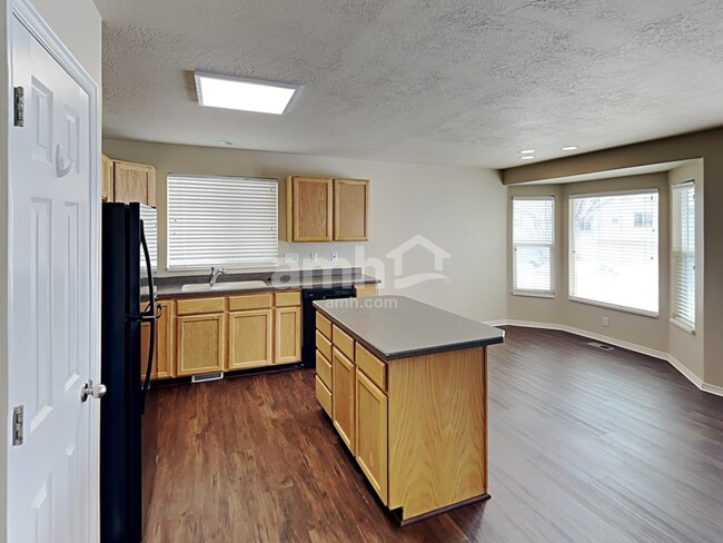 Photo - 981 Stonehenge Dr