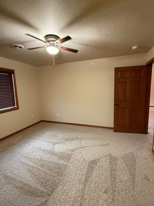 Photo - Beautiful 2 Bedroom/2 Bathroom Apartment