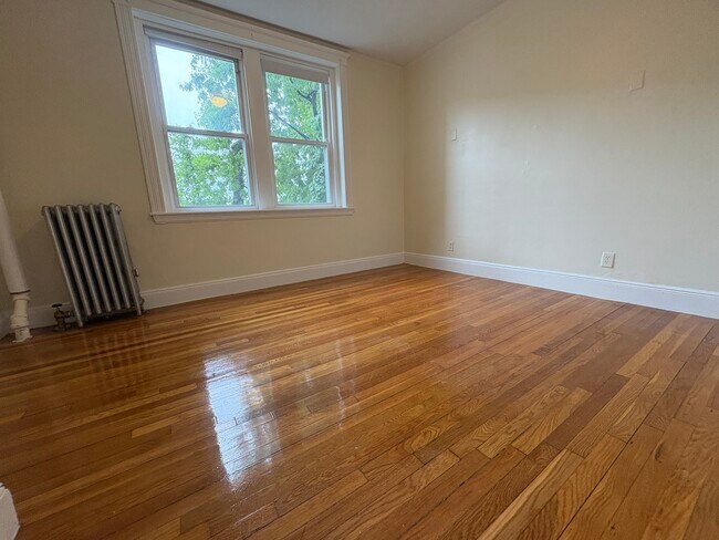 Photo - 1868 Commonwealth Ave Unidad 2