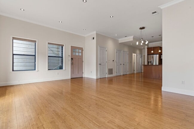 Photo - 2 Bed, 2 Bath, 2 Car Parking - Stunning Co...