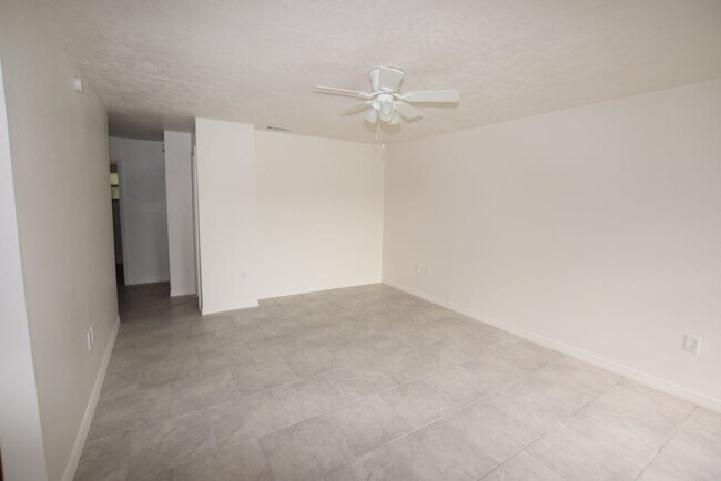 Photo - 2 Bedroom 1 Bath Duplex with a one car gar...