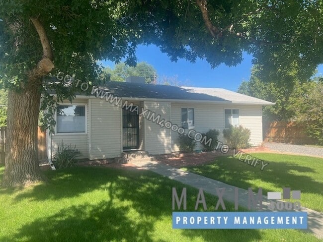 Building Photo - 323 N Mulberry St