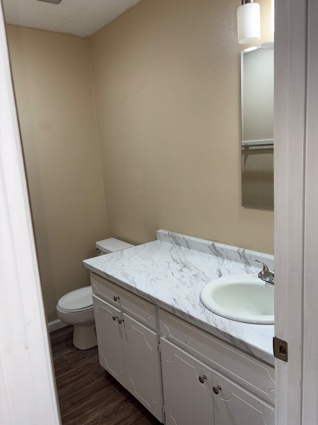 Photo - 1908 Meadowgreen Dr