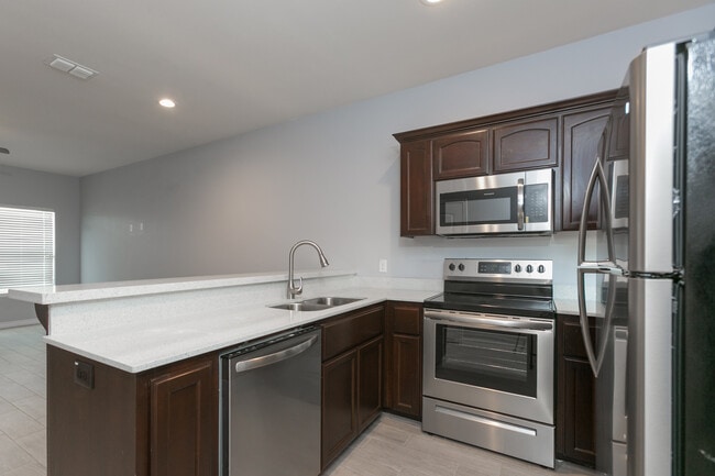 Photo - 413 E 18th St Unidad 29
