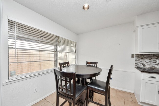Photo - 1415 Parry-Sound