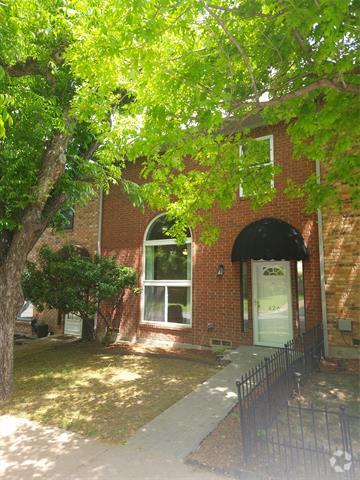 Building Photo - 426 W Oak St Rental