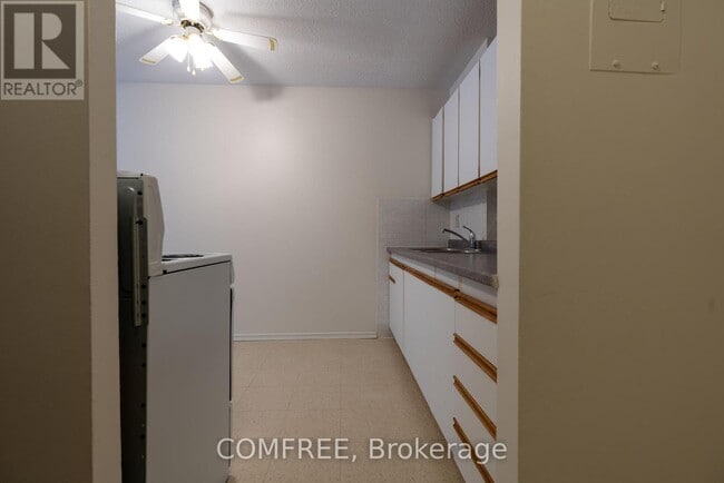 Photo - 2100 Regent St