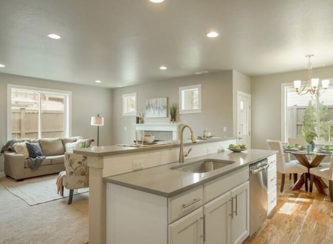 Photo - 3 Bedroom 2.5 Bath Charming Redmond Home