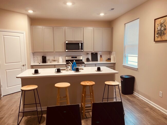 Cocina compartida - 6531 E Daisy Hill Ct