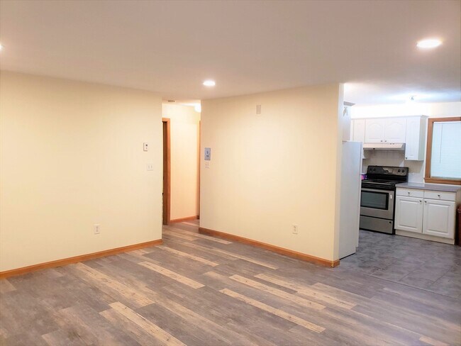 Photo - 33 Jacqueline Rd Unit A