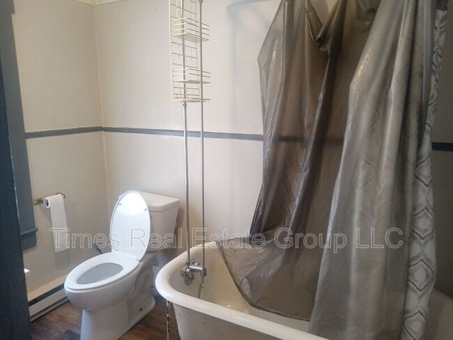 Photo - 206 W Railroad St