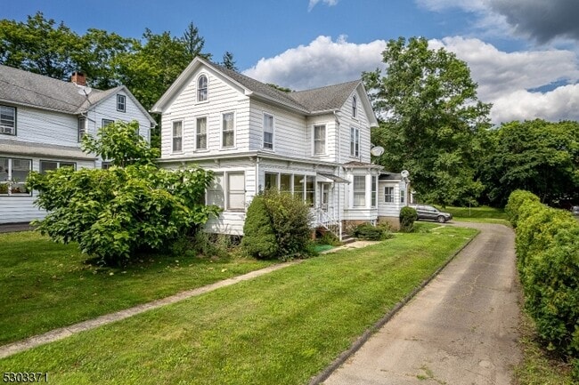 Building Photo - 26 Schooleys Mountain Rd