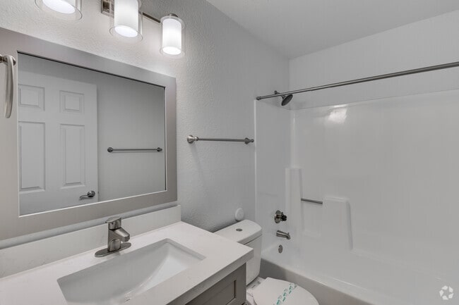 2BR, 2BA - 984SF - Second Bathroom